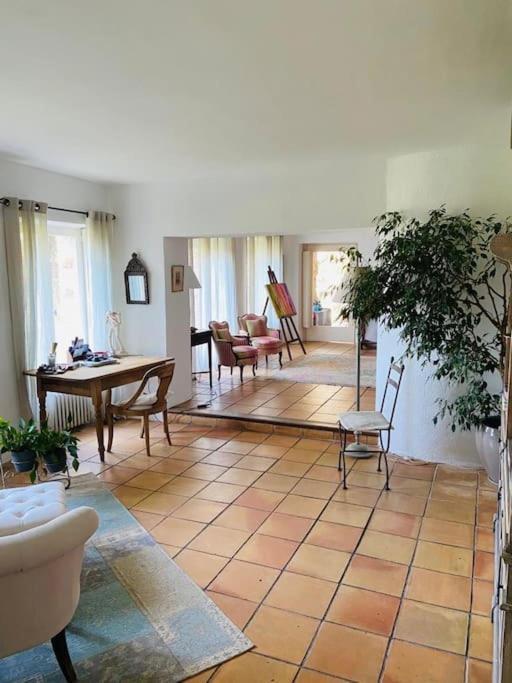 Villa Provencale Familiale Avec Piscine Гримо Экстерьер фото